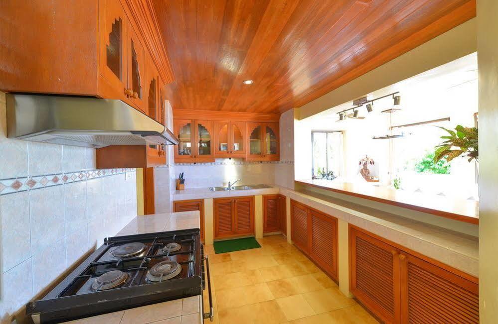 Artista Beach Villa Balabag  Ngoại thất bức ảnh