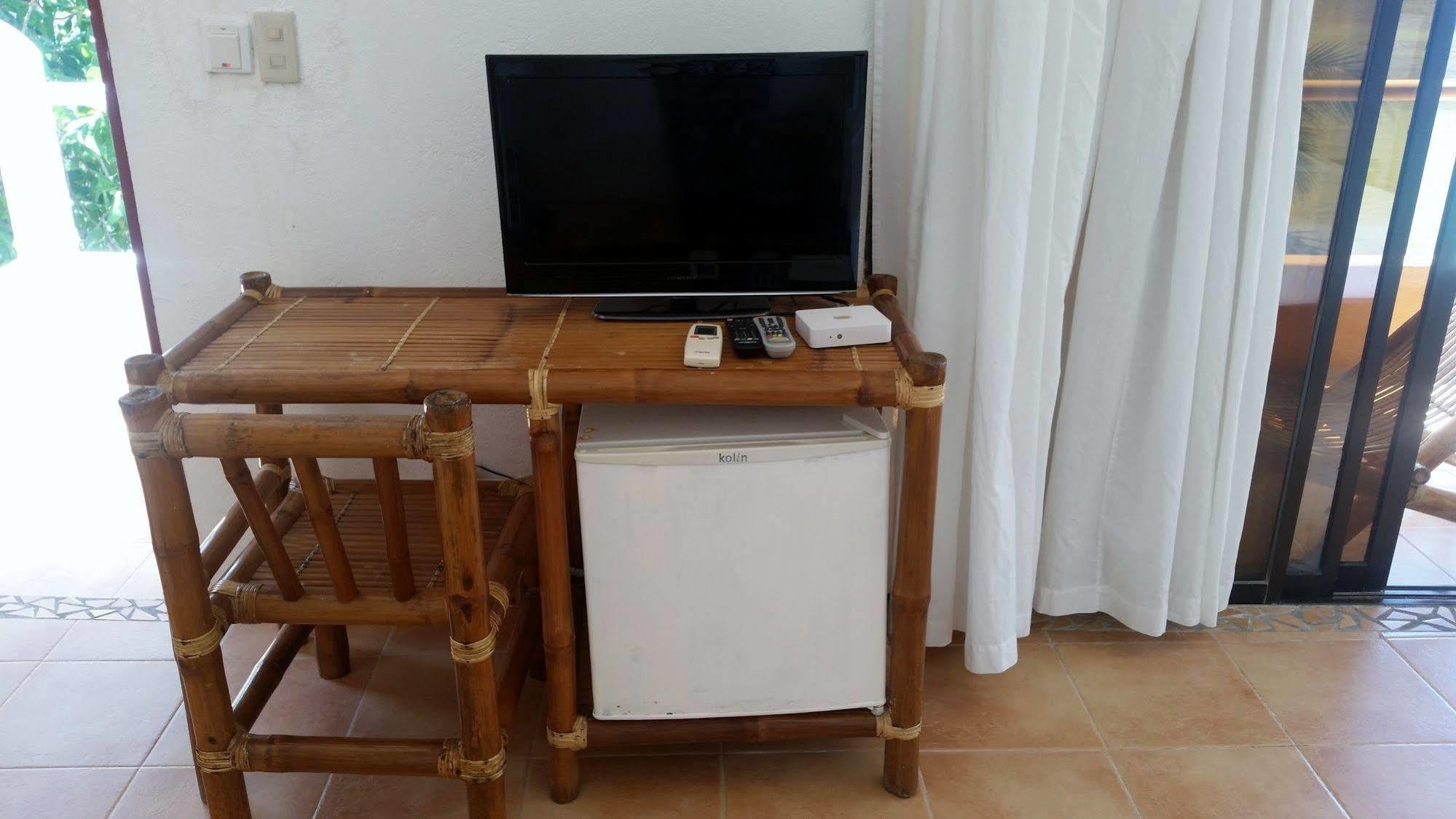 Artista Beach Villa Balabag  Ngoại thất bức ảnh