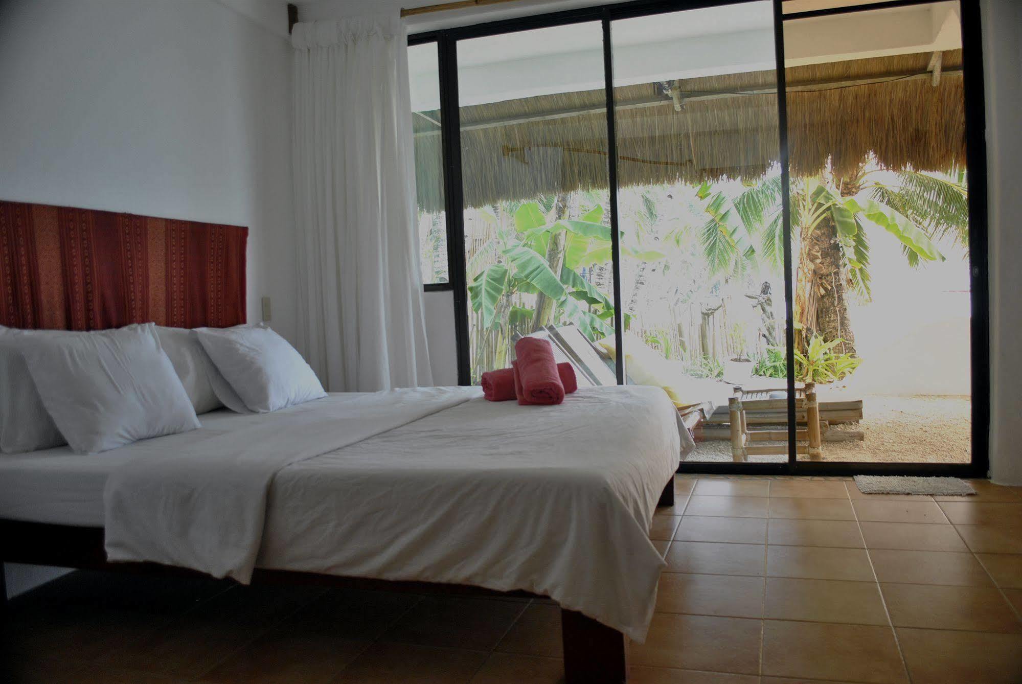 Artista Beach Villa Balabag  Ngoại thất bức ảnh